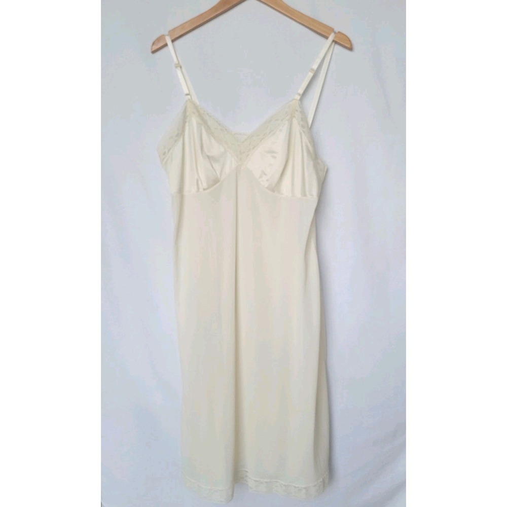 Vintage VANITY FAIR Nylon Slip Dress  Style 10-103 Sz 38 22"/44 Cream Ivory Lace